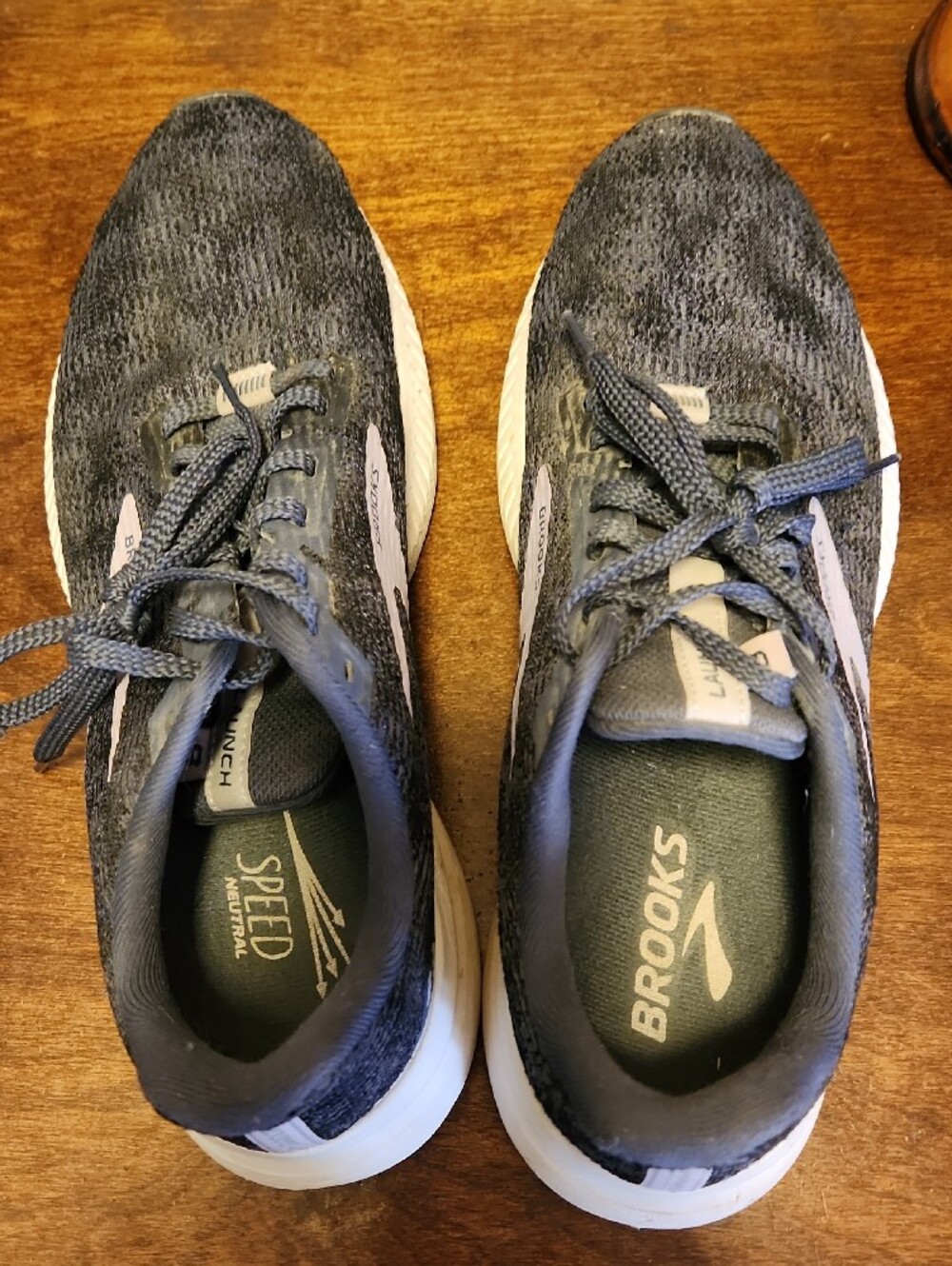 Brooks Launch 8 - Picture 2 of 6
